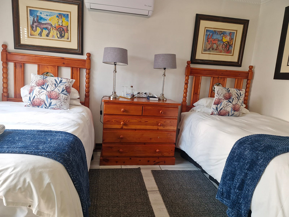 Mont Paradiso accommodation room